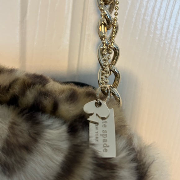 Fluff Faux Fur Kitten Shoulder Bag - Picture 2 of 6